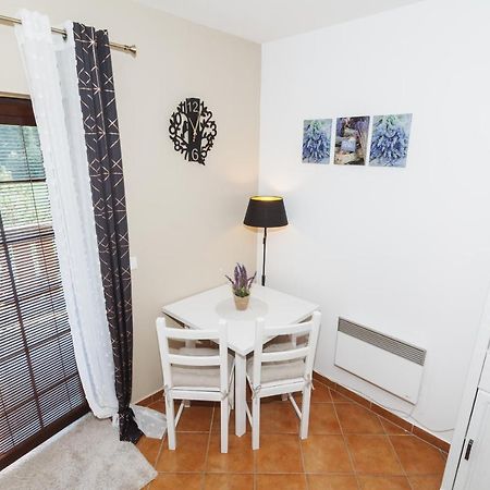 Vila Viktoria - Apartman Viktoria 2 鲁容贝罗克 外观 照片