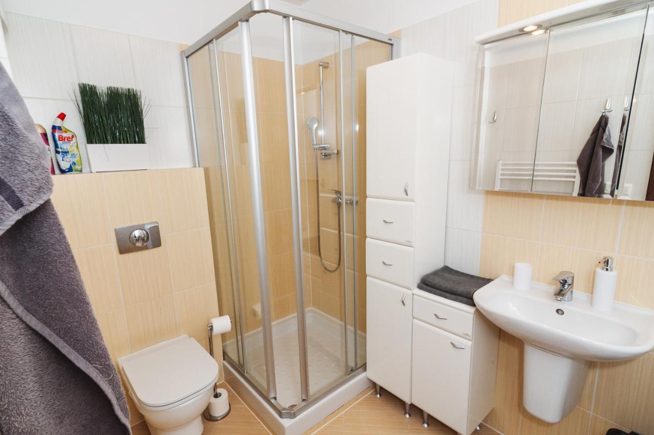 Vila Viktoria - Apartman Viktoria 2 鲁容贝罗克 外观 照片