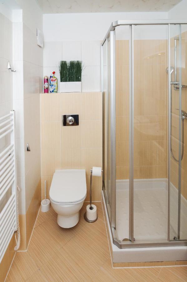 Vila Viktoria - Apartman Viktoria 2 鲁容贝罗克 外观 照片