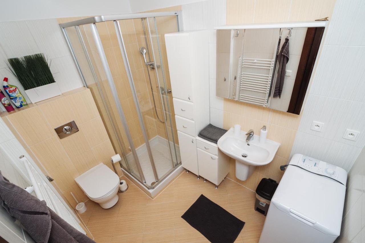 Vila Viktoria - Apartman Viktoria 2 鲁容贝罗克 外观 照片