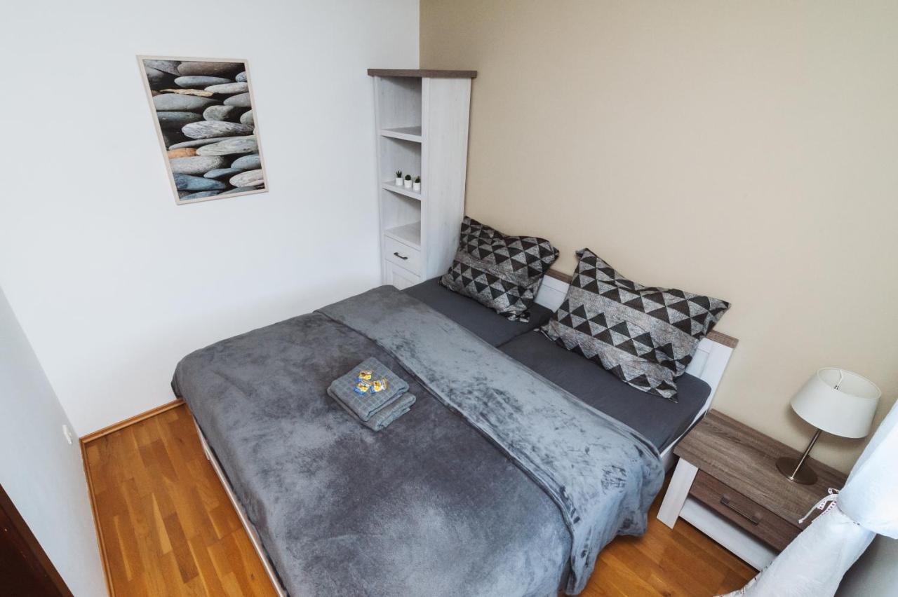 Vila Viktoria - Apartman Viktoria 2 鲁容贝罗克 外观 照片